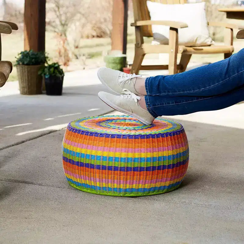 Tavolino-Pouf in Resina Intrecciata a Mano