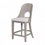 Set di 2 sedie da bancone, schienale curvo intagliato, finitura bianco slavato