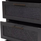 Cassettiera Newell in legno di acacia rustico e vimini a 3 cassetti grigio scuro: contenitore per camera da letto, ferramenta in metallo