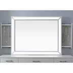 Specchio Contemporaneo Grayde con Luce Led e Spina USB Bianco Luminoso