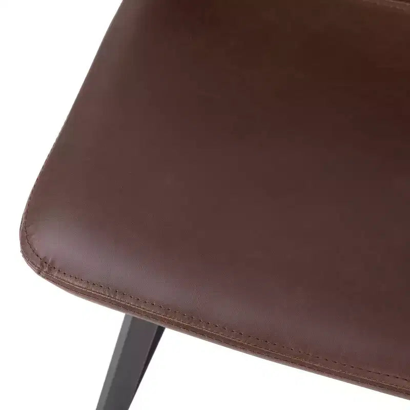 Set di Due Sgabelli da Bar Moderni Rivestiti da 61 cm, con Strutture in Metallo Opaco e Pattini in Plastica per Protezione Pavimento