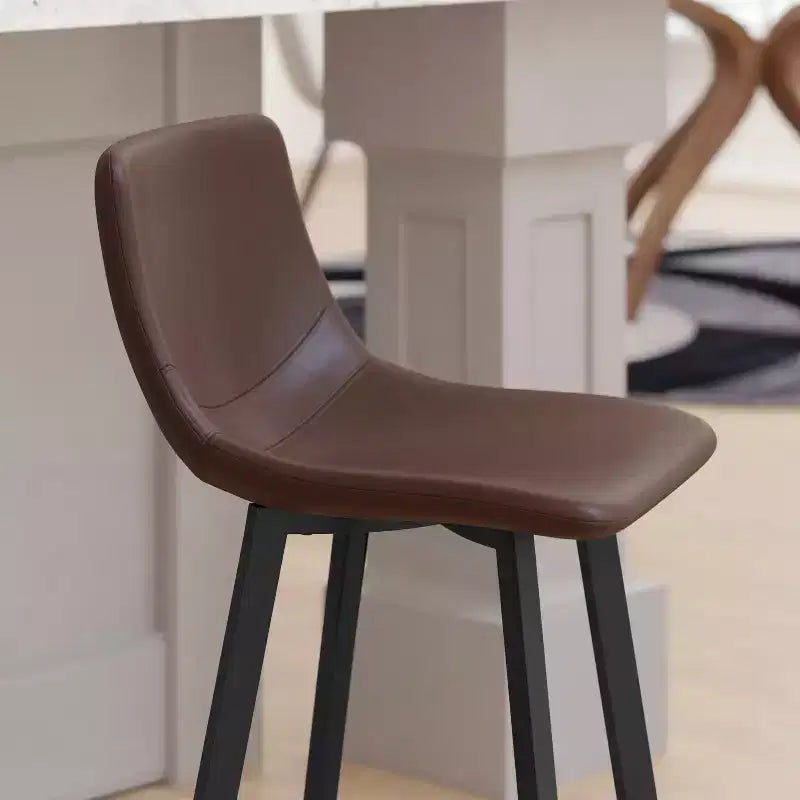 Set di Due Sgabelli da Bar Moderni Rivestiti da 61 cm, con Strutture in Metallo Opaco e Pattini in Plastica per Protezione Pavimento