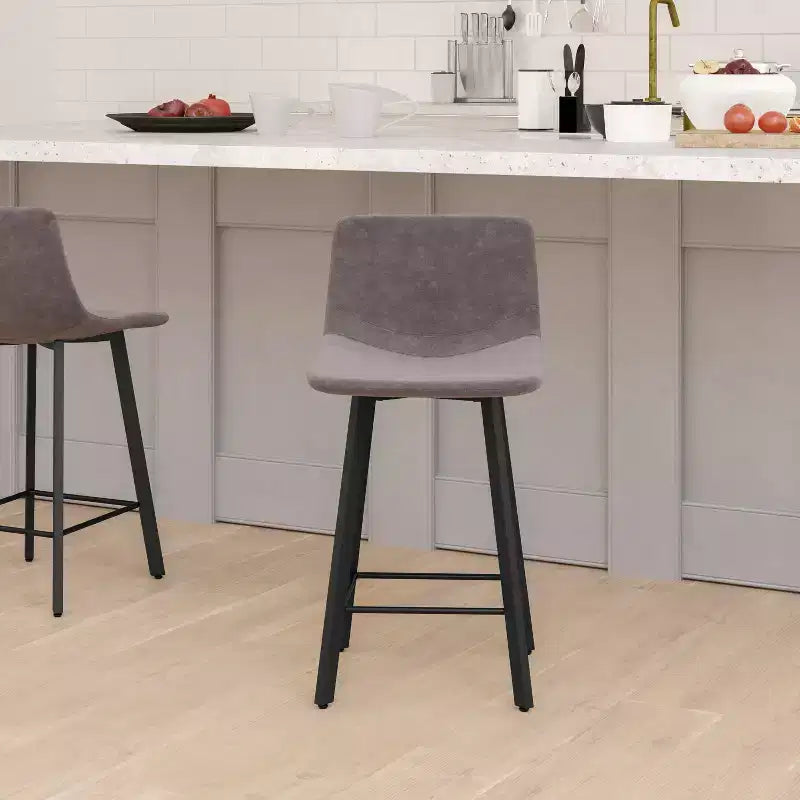 Set di Due Sgabelli da Bar Moderni Rivestiti da 61 cm, con Strutture in Metallo Opaco e Pattini in Plastica per Protezione Pavimento